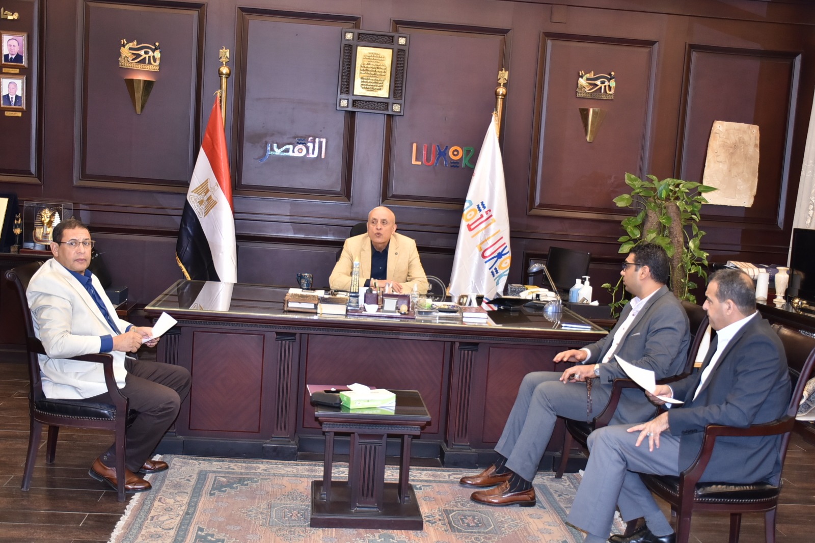 محافظ الأقصر يتابع أحدث مستجدات منظومة التقنين محافظ الأقصر يتابع أحدث مستجدات منظومة التقنين