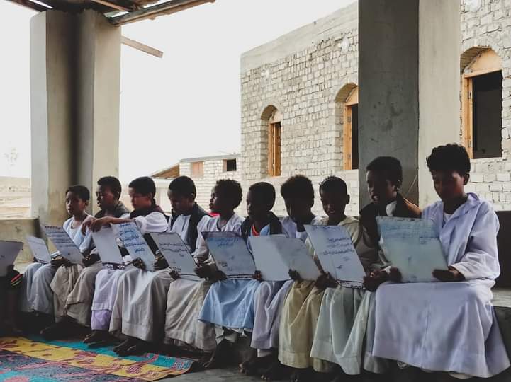 أطفال الشلاتين يتعلمون القرآن الكريم وأصول الدين أطفال الشلاتين يتعلمون القرآن الكريم وأصول الدين