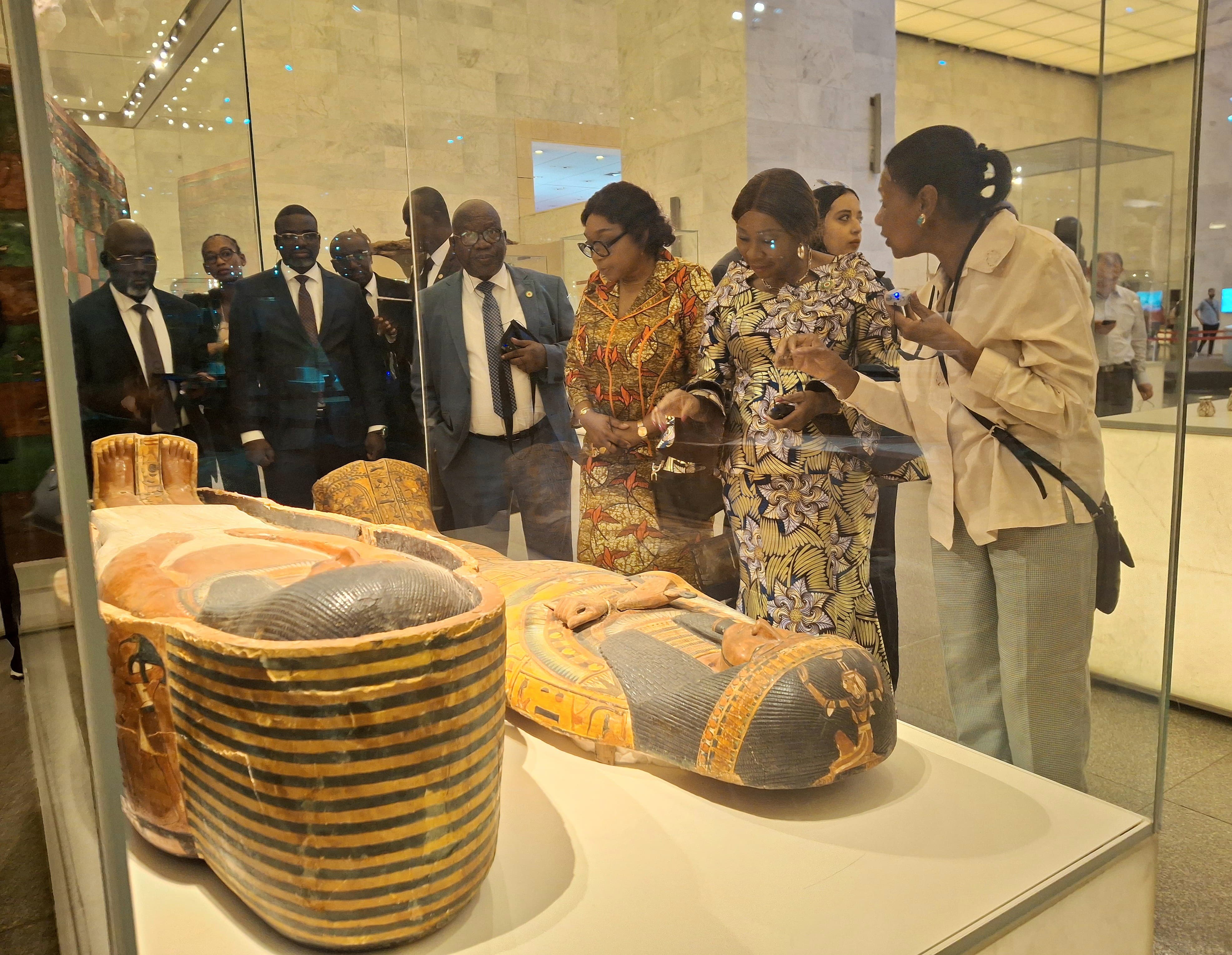 زوار المتحف