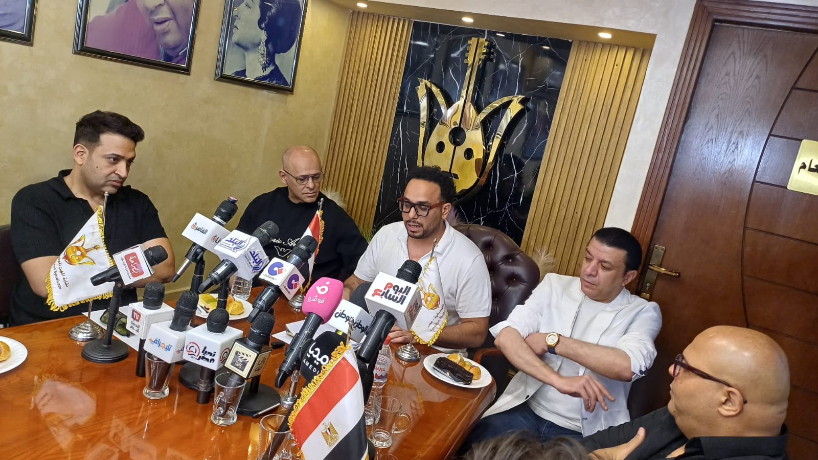 تعلن مصطفى كاميل عن افتتاح قسم للشعراء في نقابة الموسيقيين (1)