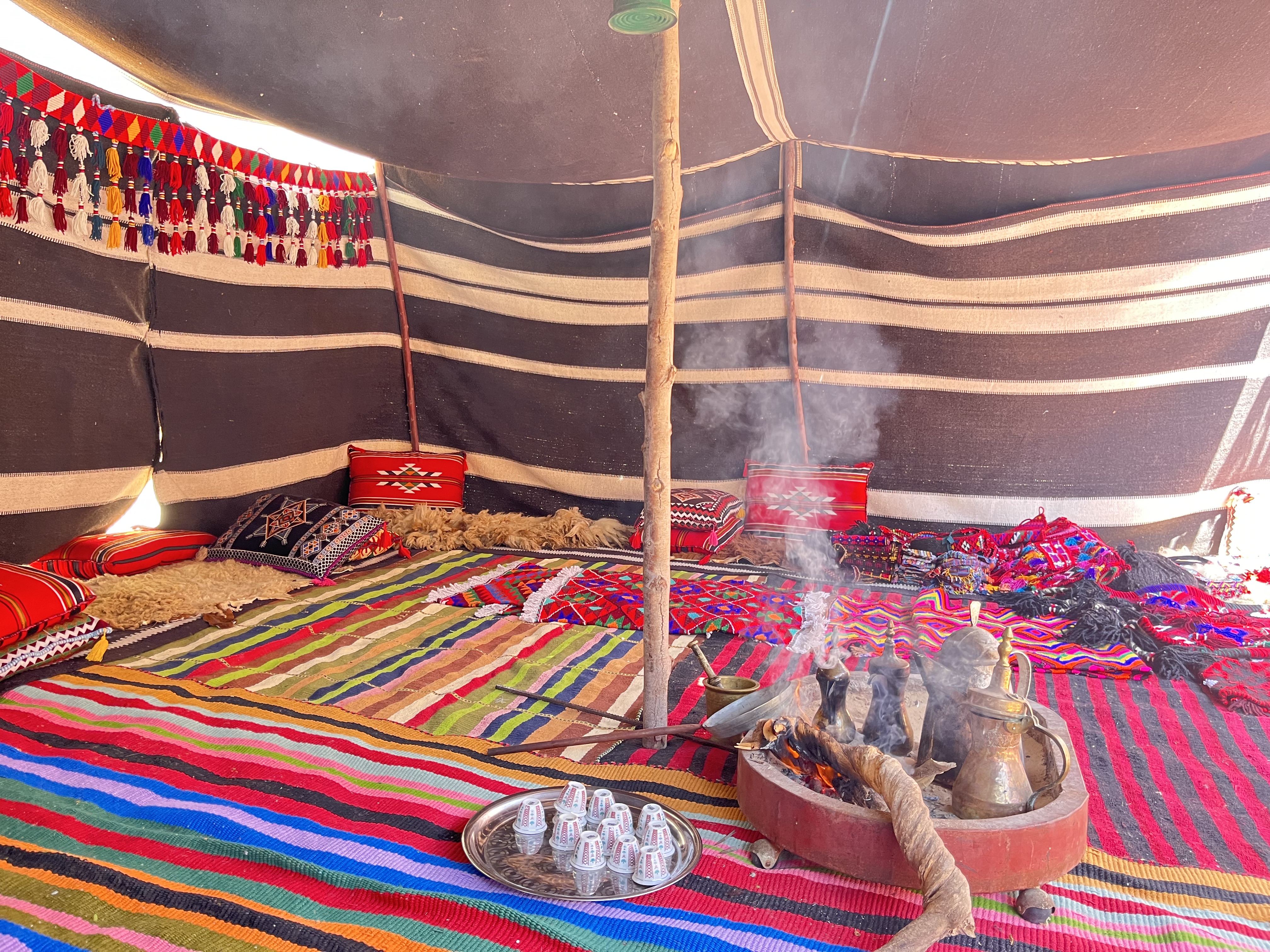 داخل بيت الشعر