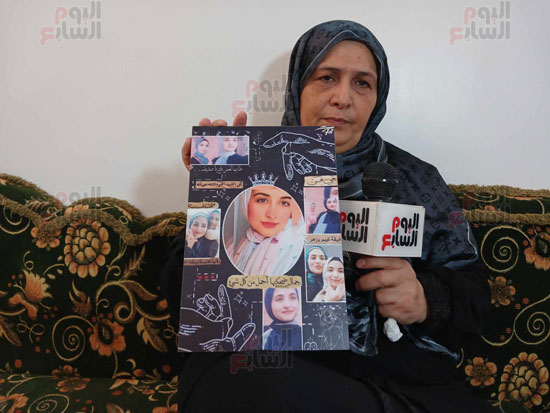 منى-قمر-الدولة-والدة-سارة