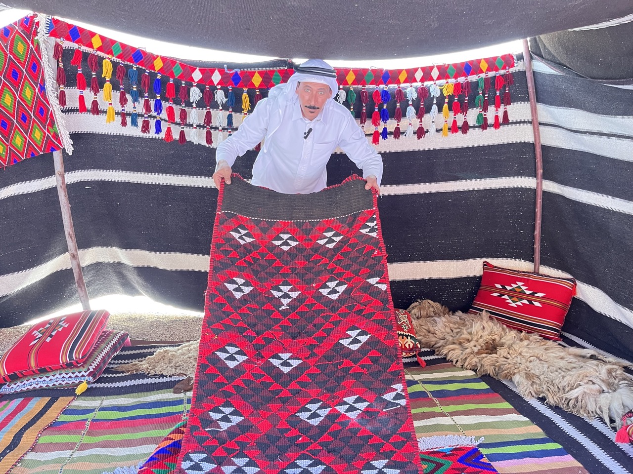 مفروشات بديعة الصنع