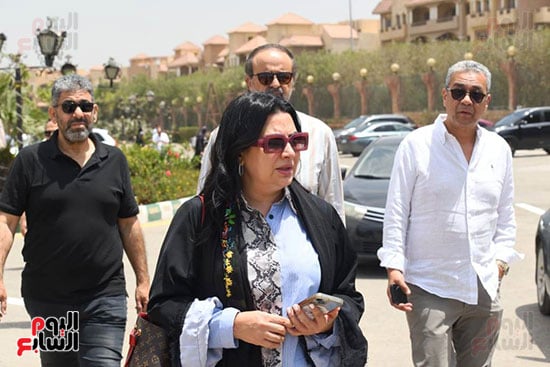 احدي السيدات اثناء الجنازة احدي السيدات اثناء الجنازة