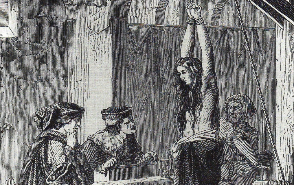 محاكمة النساء الساحرات محاكمة النساء الساحرات