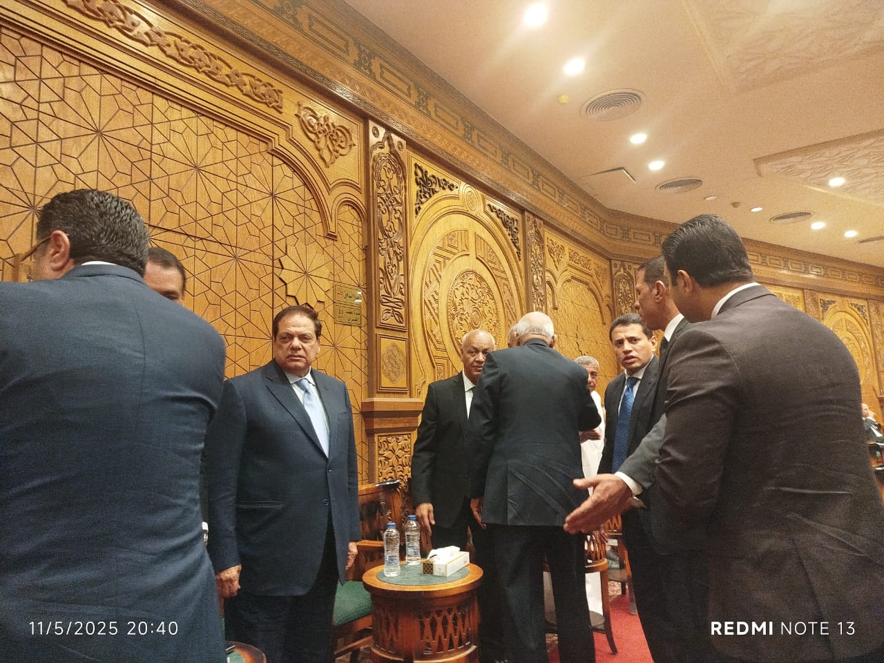 أكرم القصاص وخالد زكي وادورد وعادل وريهام السهلي يحضرون عزاء زوجة الإعلامي مصطفي شردى (3)