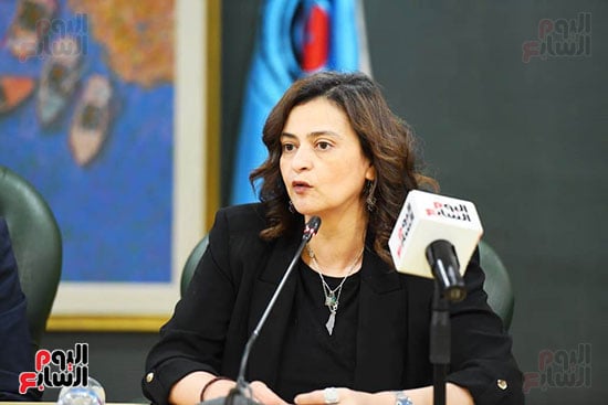 الكاتبة الصحفية علا الشافعى رئيس تحرير اليوم السابع الكاتبة الصحفية علا الشافعى رئيس تحرير اليوم السابع
