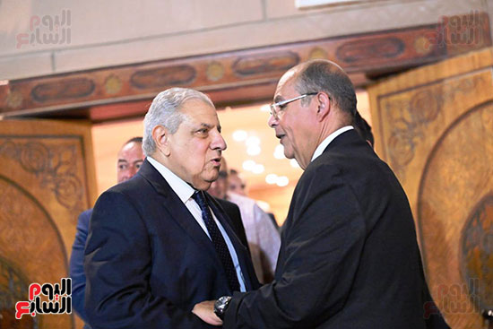 المهندس إبراهيم محلب يقدم واجب العزاء المهندس إبراهيم محلب يقدم واجب العزاء