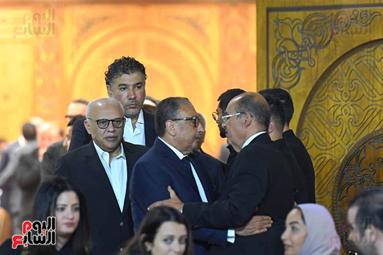 محمد مصطفى شردى يستقبل العزاء فى زوجتة محمد مصطفى شردى يستقبل العزاء فى زوجتة