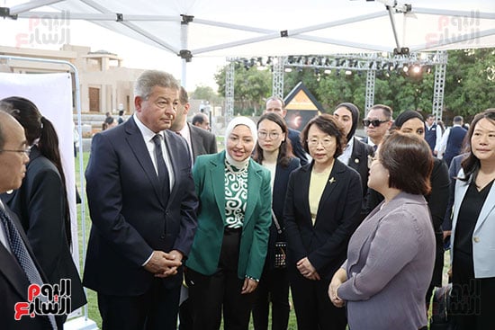 المهندس خالد عبد العزيز و خالد ووزيرة الإعلام الصينية المهندس خالد عبد العزيز و خالد ووزيرة الإعلام الصينية