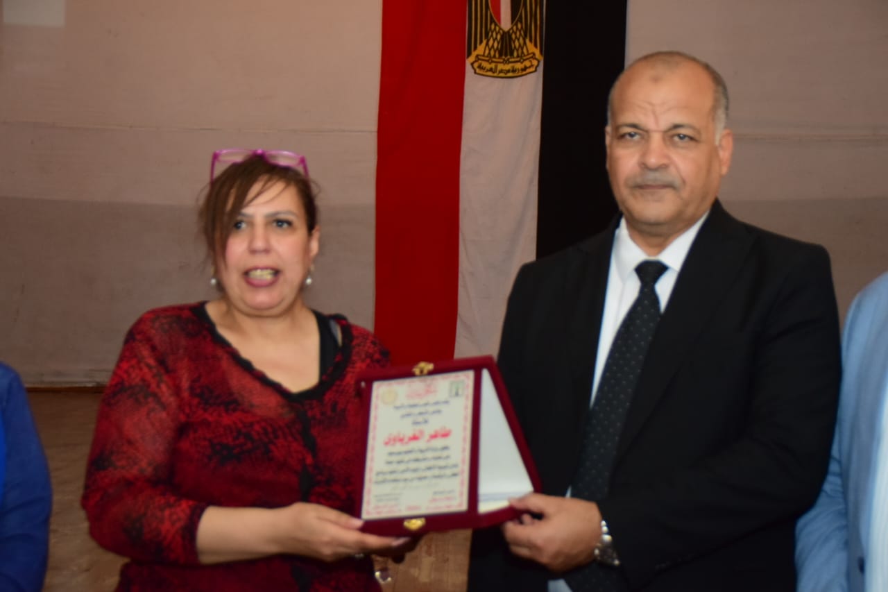 التكريم من مدير عام المديرية التكريم من مدير عام المديرية