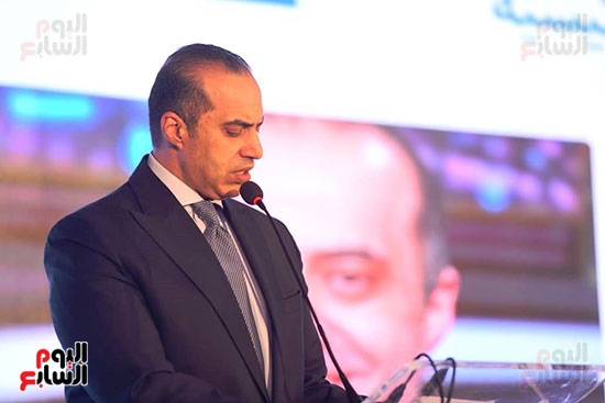 المستشار محمود فوزي، وزير الشؤون النيابية والقانونية المستشار محمود فوزي، وزير الشؤون النيابية والقانونية