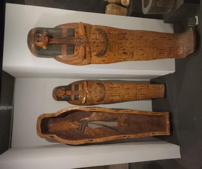 توابيت توضع داخلها الجثة عقب ختام عملية التحنيط