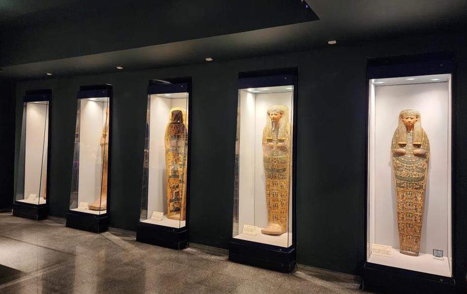 توابيت للمومياوات التى تم استخدامها فى عملية التحنيط