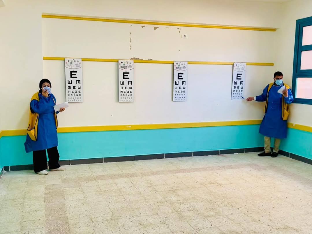 العيادات بالمدارس