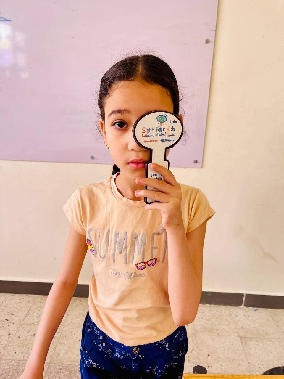 أثناء الكشف على الطلاب