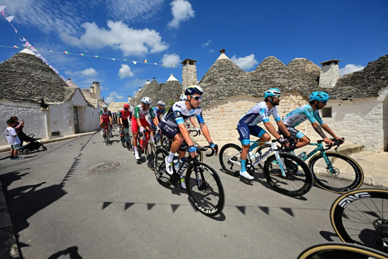 سباق إيطاليا للدراجات (10)