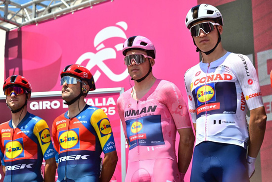 سباق إيطاليا للدراجات (5)