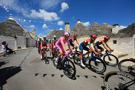 سباق إيطاليا للدراجات (2)