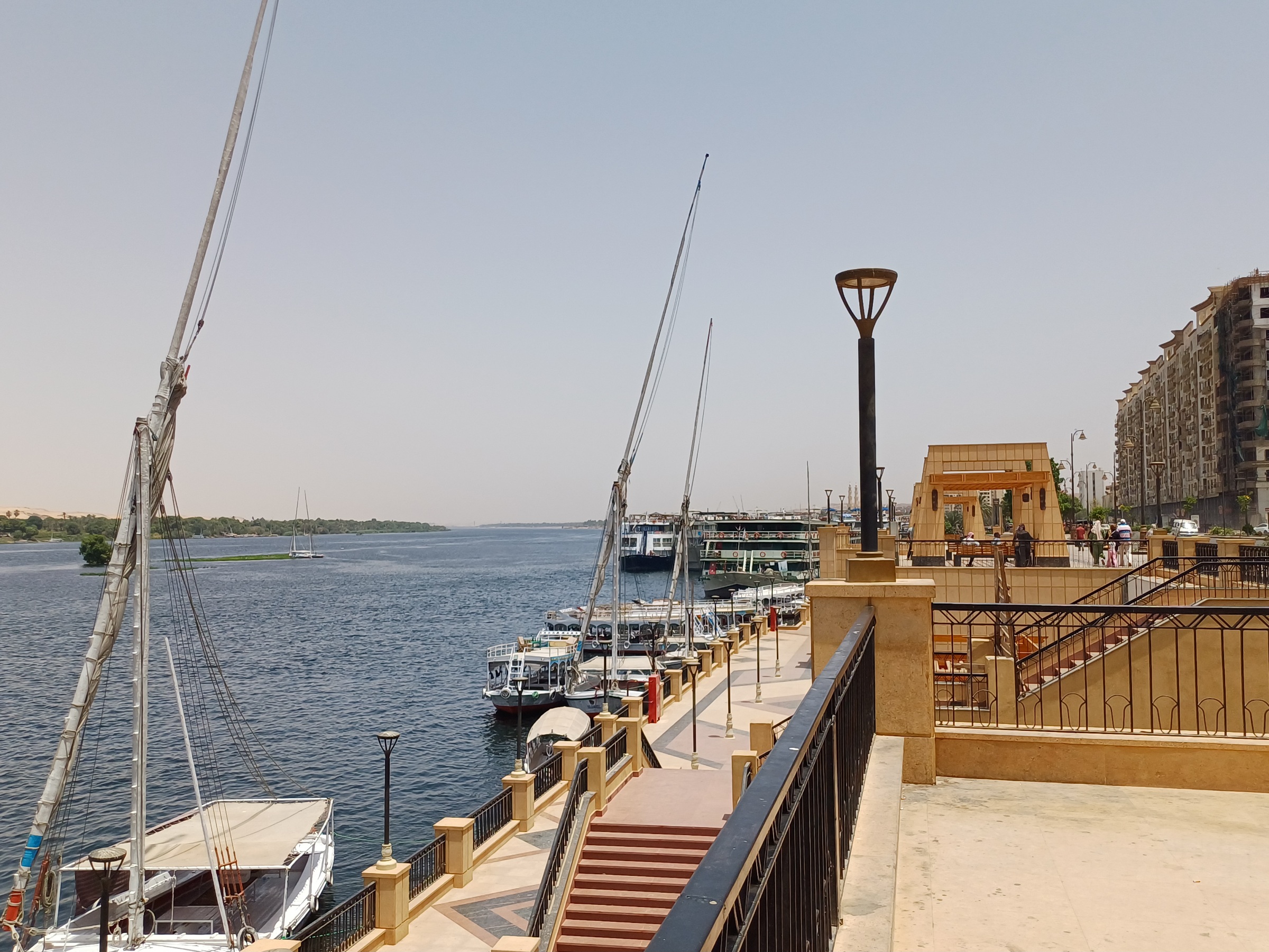 ‪ممشى أسوان