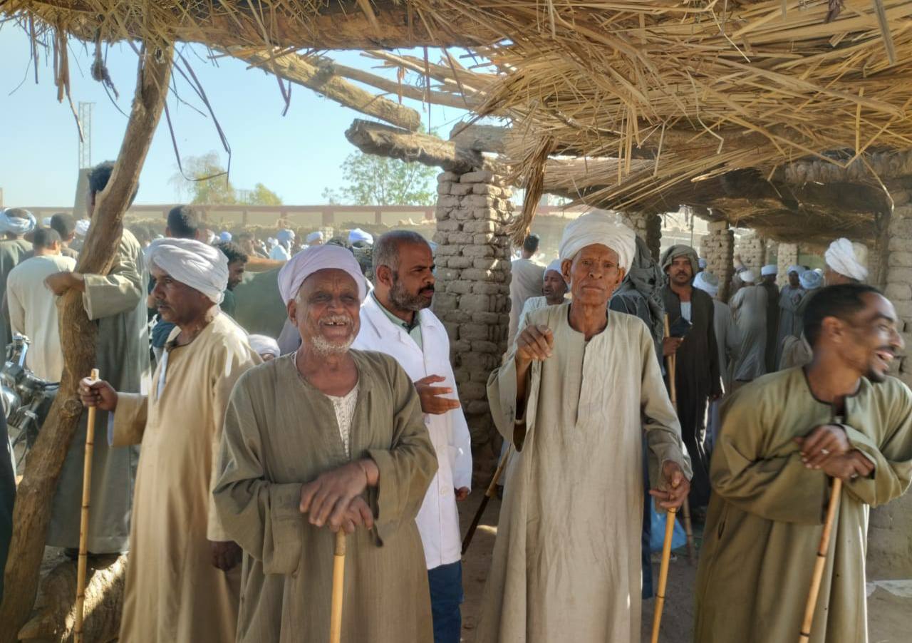 توعية بيطرية فى أسواق الماشية الأسبوعية لتحصين الماشية قبل عيد الأضحى