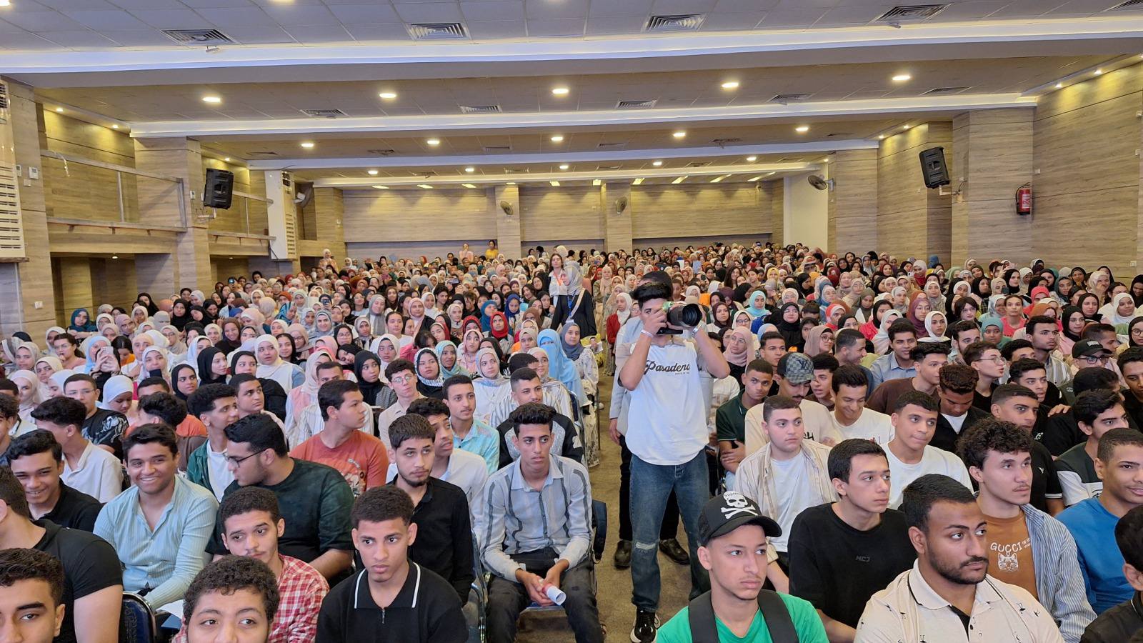 حضور كبير للطلاب حضور كبير للطلاب