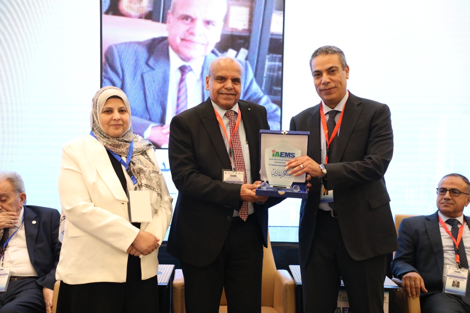 مؤتمر علمى بالأكاديمية الدولية للهندسة والإعلام مؤتمر علمى بالأكاديمية الدولية للهندسة والإعلام