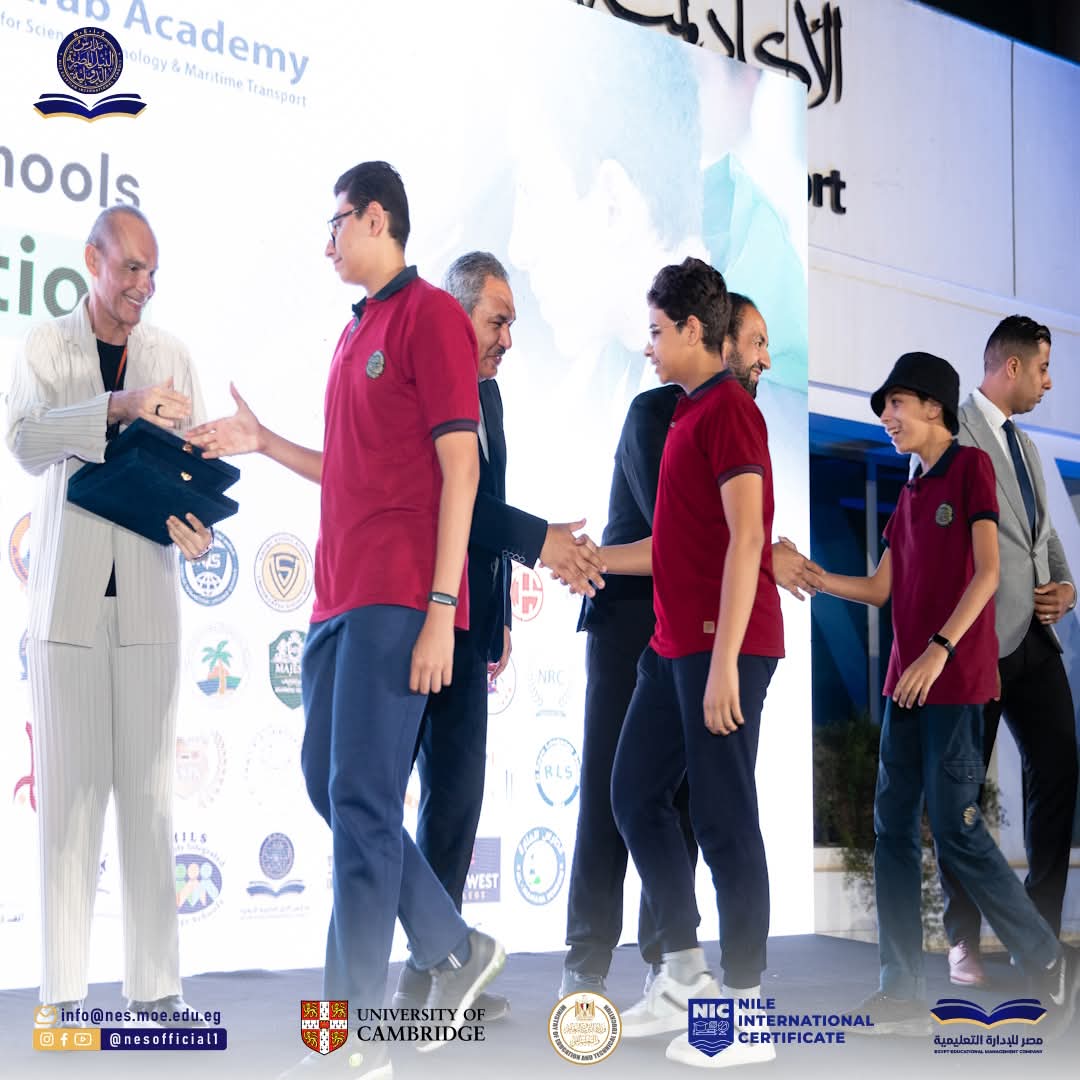 الطلاب الفائزون الطلاب الفائزون