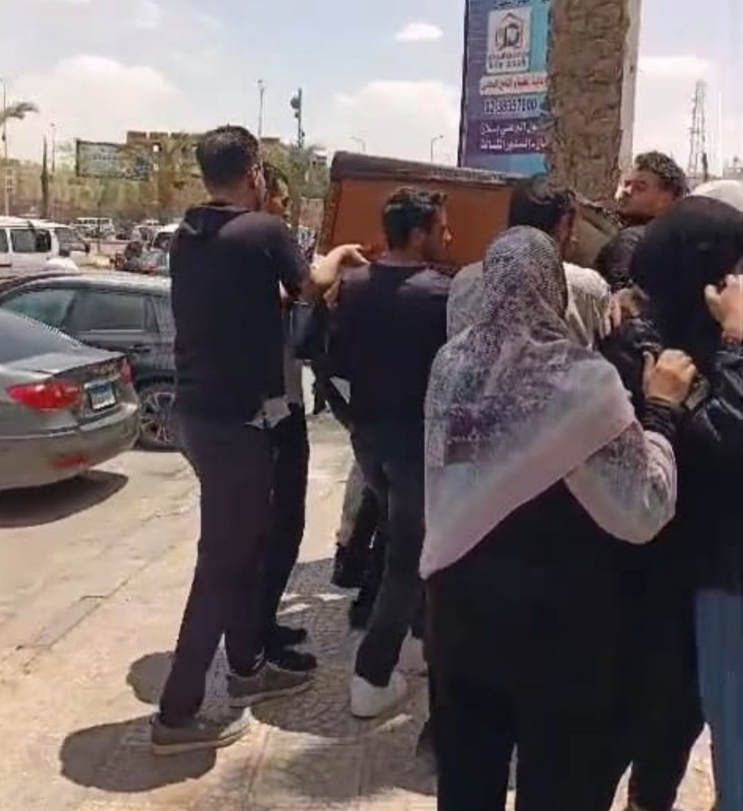 جانب من جنازة منة جانب من جنازة منة