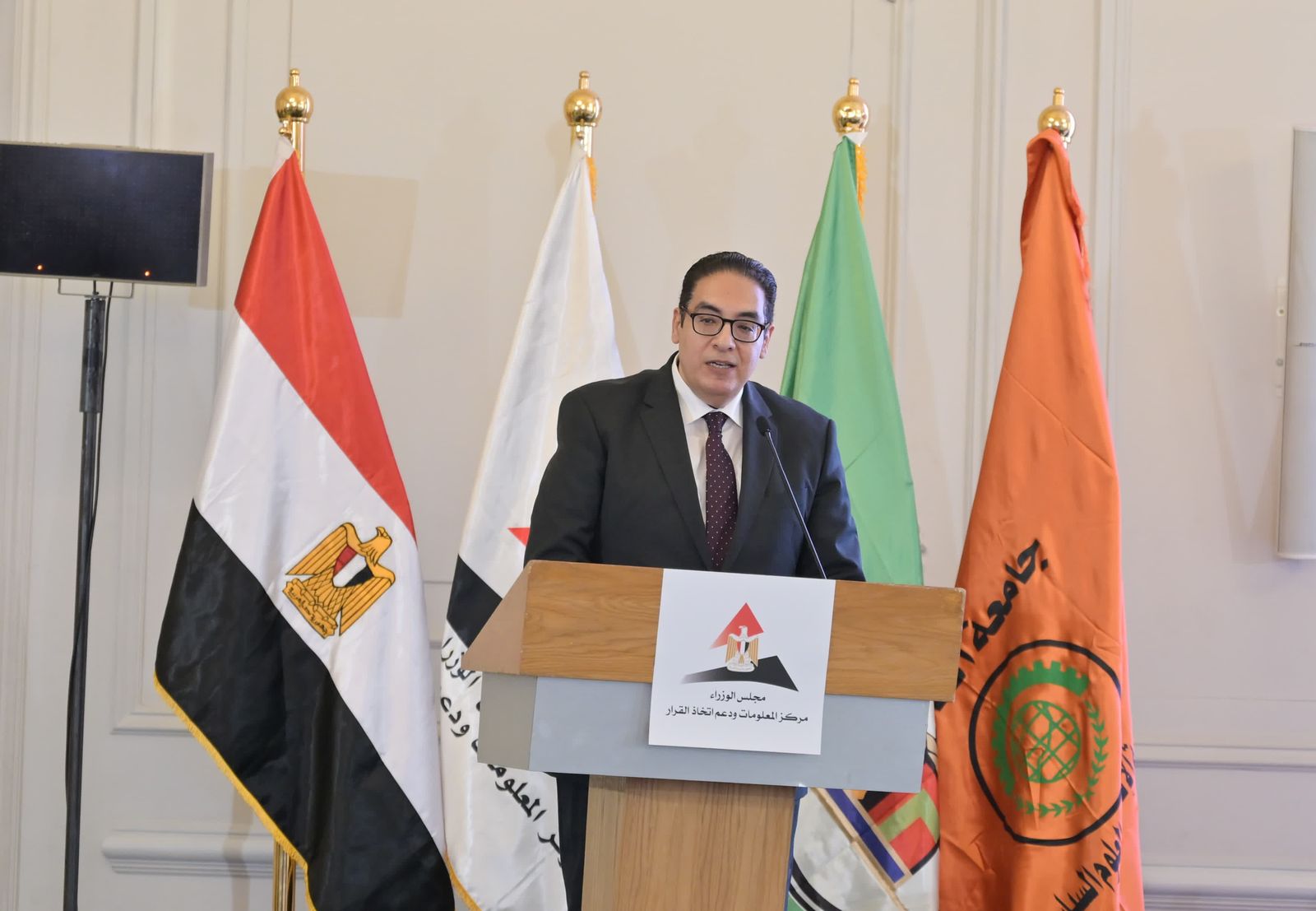 الدكتور محمد سامي عبد الصادق رئيس جامعة القاهرة الدكتور محمد سامي عبد الصادق رئيس جامعة القاهرة