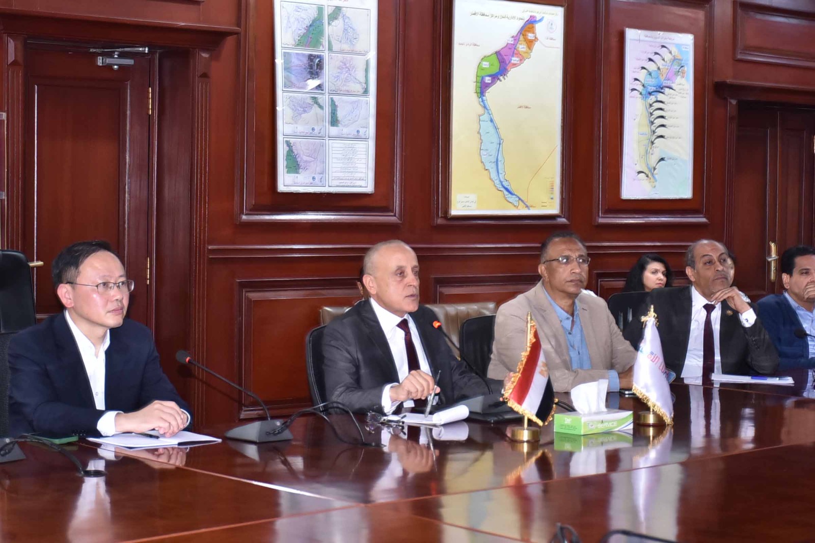 لقاء وفد صيني لبحث فرص الاستثمار السياحي والزراعي والطاقة لقاء وفد صيني لبحث فرص الاستثمار السياحي والزراعي والطاقة