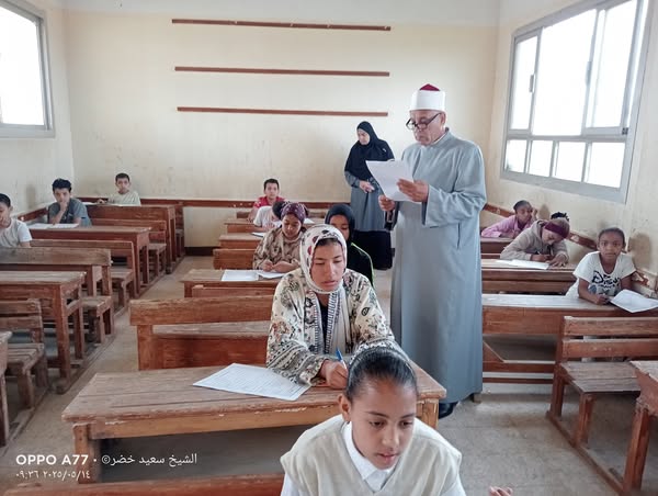 خلال تفقد الامتحانات خلال تفقد الامتحانات