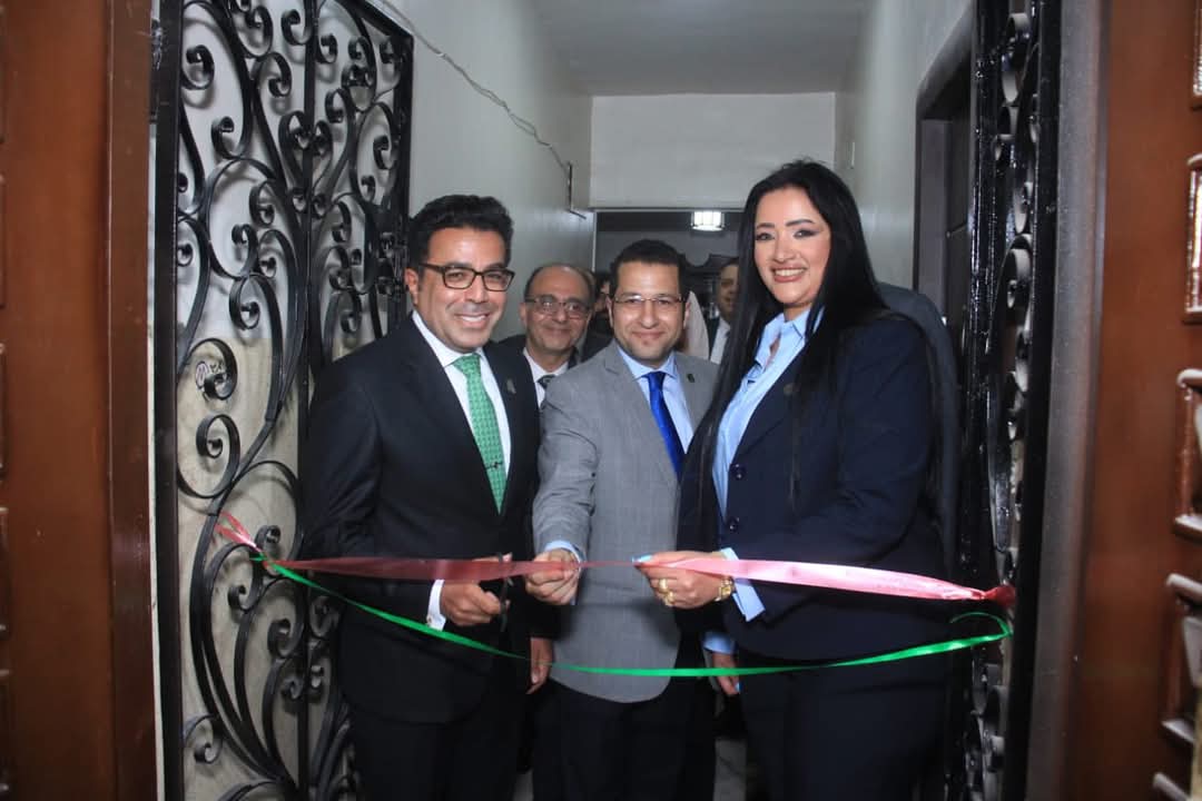 خلال افتتاح مقر الحزب