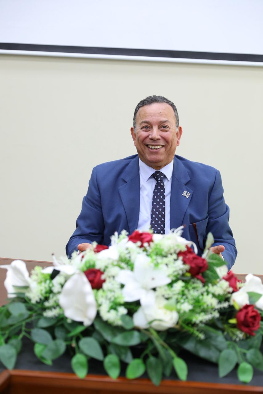 دكتور معوض الخولي رئيس جامعة المنصورة الجديدة