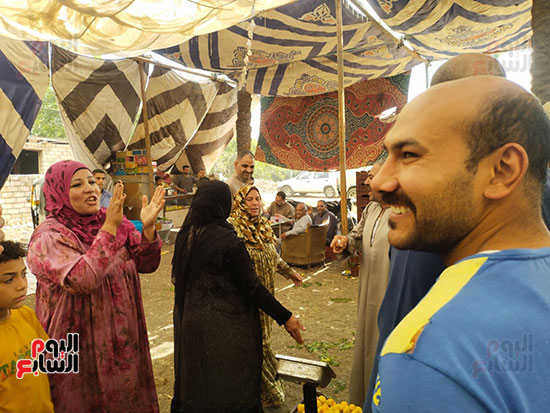 الفرحة-على-الوجوه الفرحة-على-الوجوه