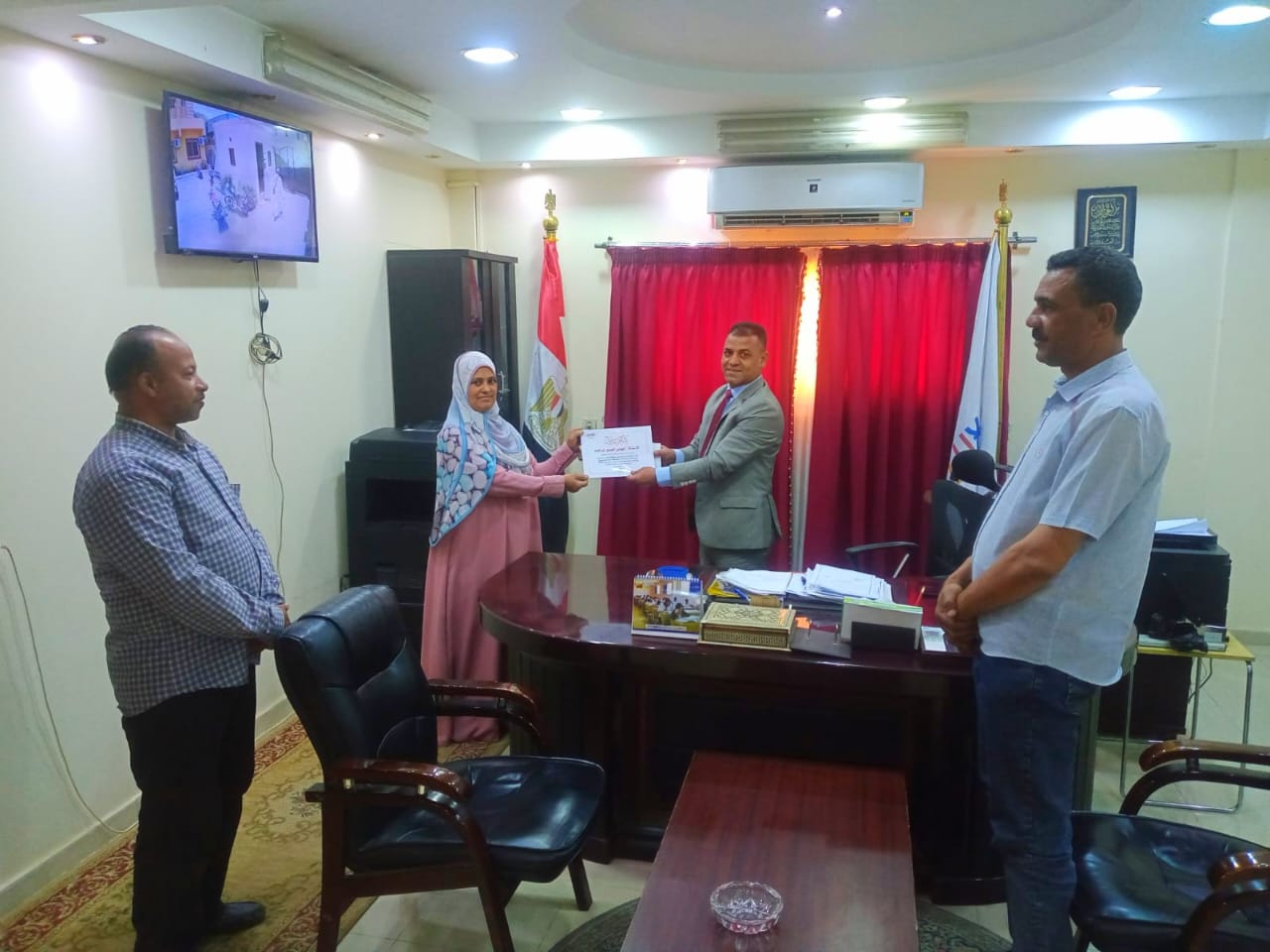 تكريم الموظف المثالي لشهر أبريل فى مدينة البياضية