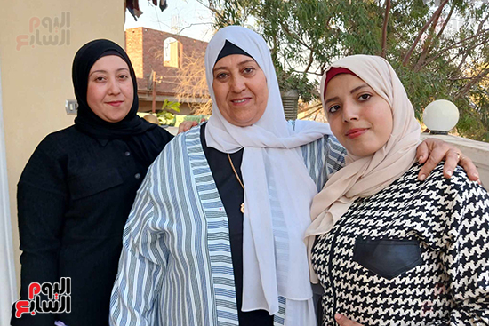 هويدا-الجبالى-مع-نجلتها-وزوجة-ابنها هويدا-الجبالى-مع-نجلتها-وزوجة-ابنها