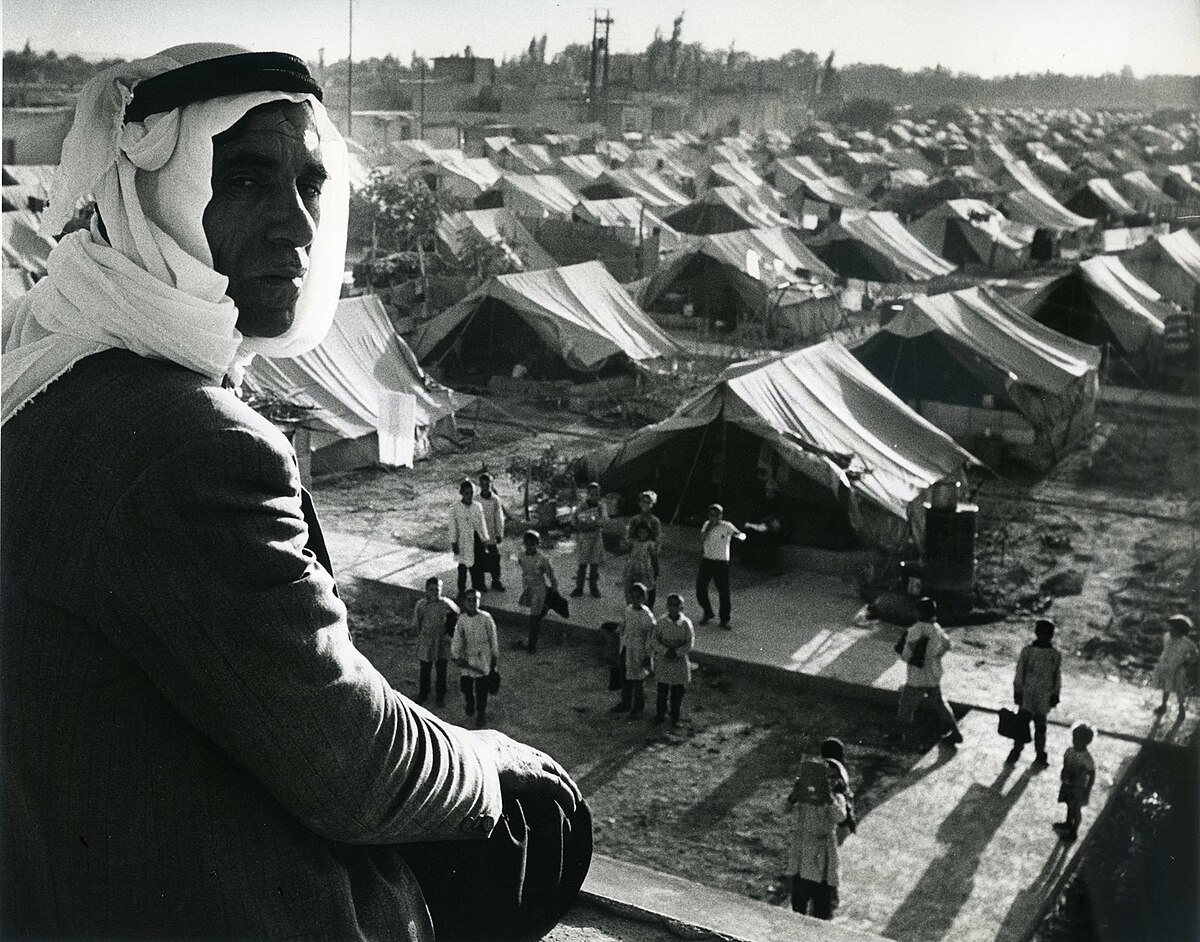 فلسطيني يتذكر وطنه فلسطيني يتذكر وطنه