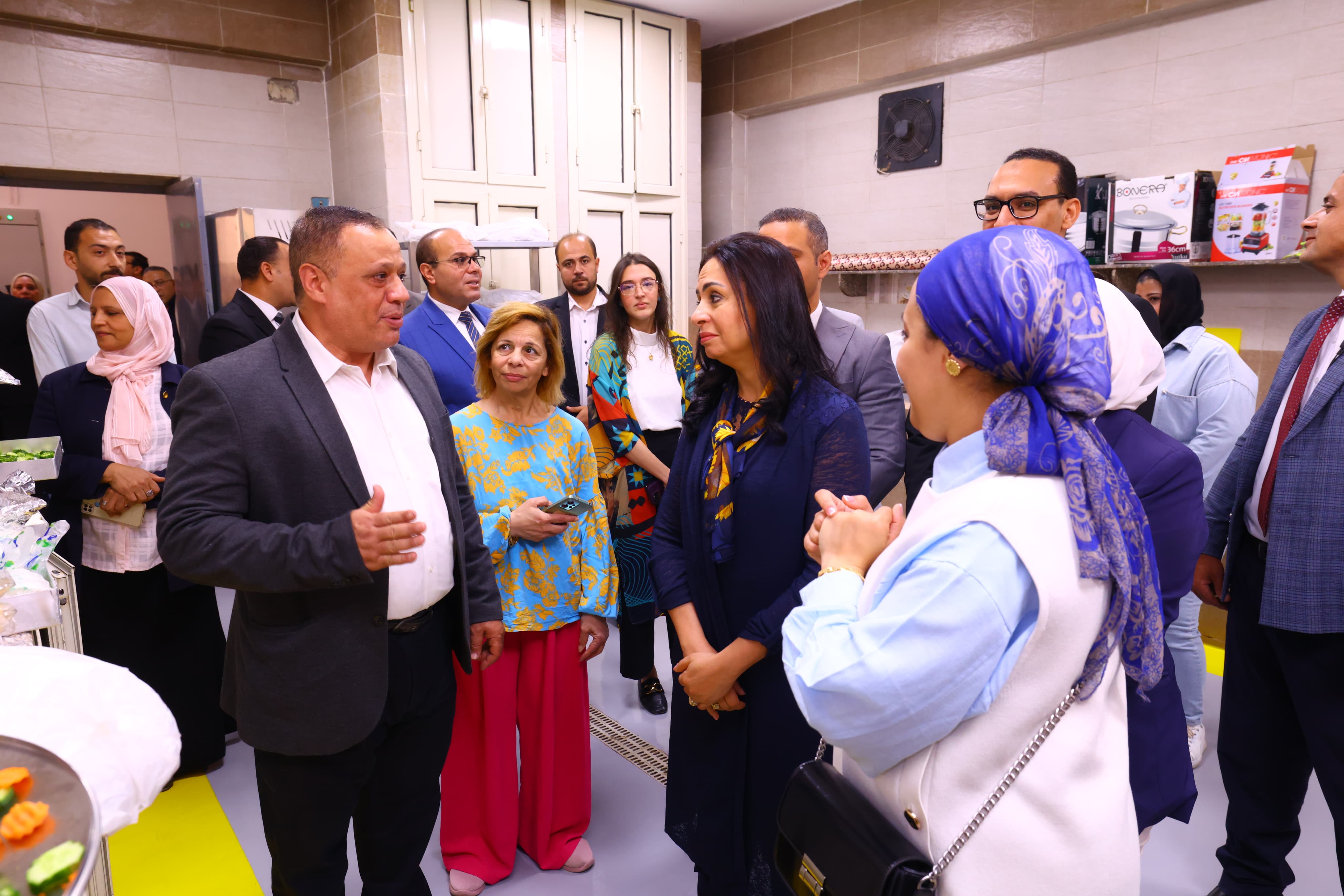 وزيرة التضامن تتفقد تجديدات مؤسسة الفتيات بالعجوزة وزيرة التضامن تتفقد تجديدات مؤسسة الفتيات بالعجوزة