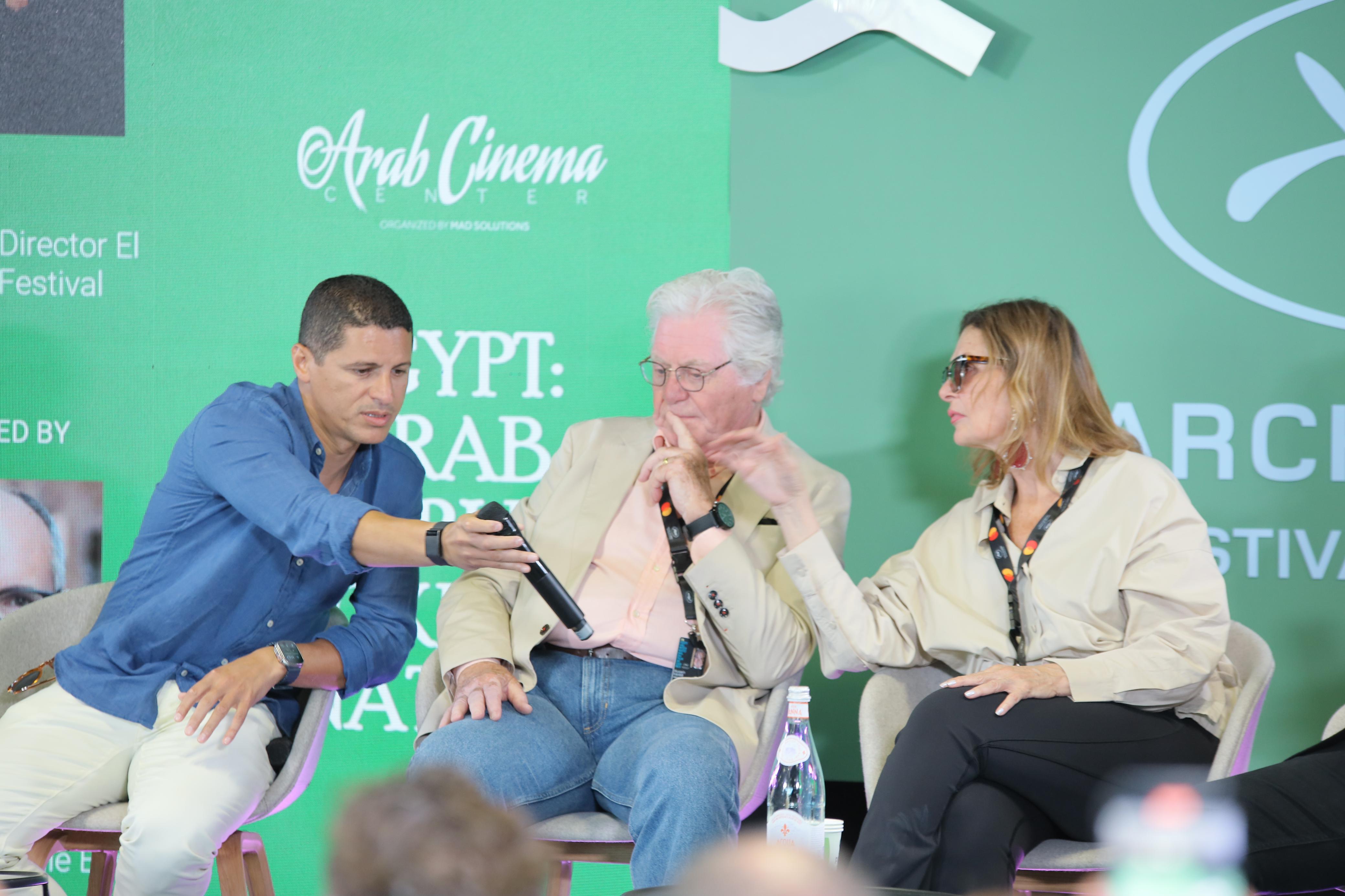 "مصر: دولة الأفلام الجماهيرية في العالم العربي" "مصر: دولة الأفلام الجماهيرية في العالم العربي"