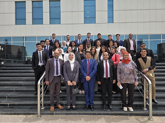 أعضاء المجلس وطلاب جامعة بدر على هامش اللقاء أعضاء المجلس وطلاب جامعة بدر على هامش اللقاء