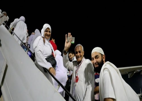 الفوج الأول من الحجاج يغادر الفوج الأول من الحجاج يغادر