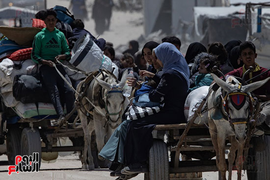 النازحين من بيت لاهيا نتيجة المجازر الإسرائيلية النازحين من بيت لاهيا نتيجة المجازر الإسرائيلية