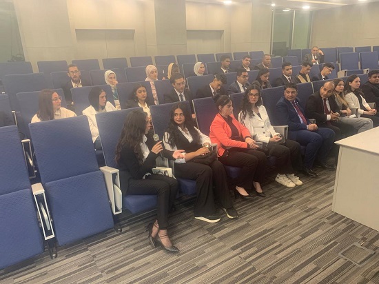 أثناء اللقاء مع طلاب جامعة بدر أثناء اللقاء مع طلاب جامعة بدر