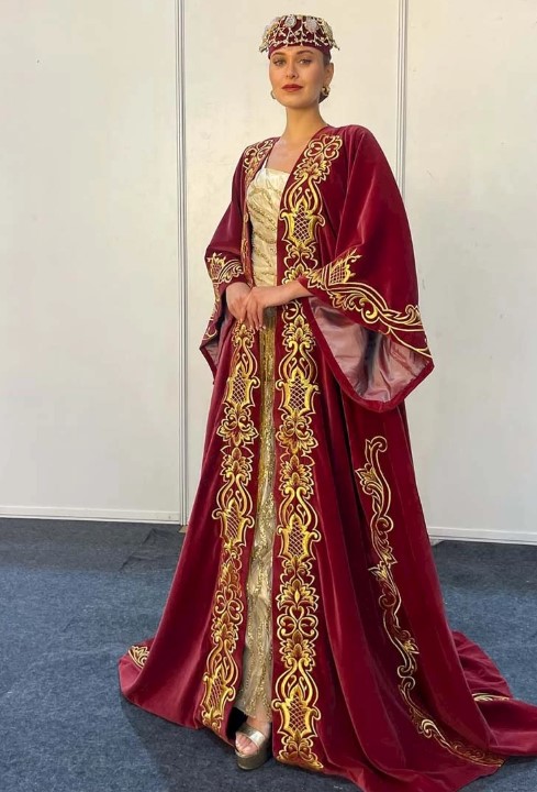 ندى كوسا ملكة جمال لبنان