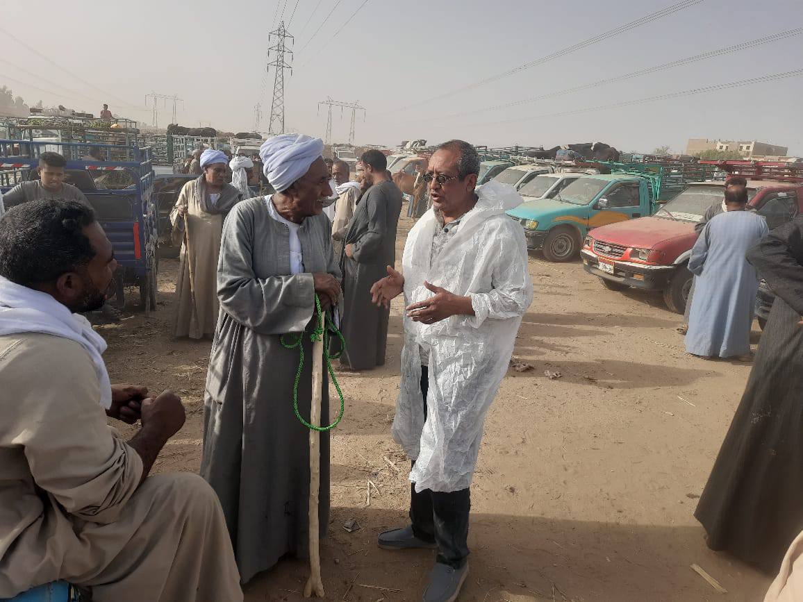 جولات الطب البيطرى لتوعية أصحاب الماشية بالأسواق جولات الطب البيطرى لتوعية أصحاب الماشية بالأسواق