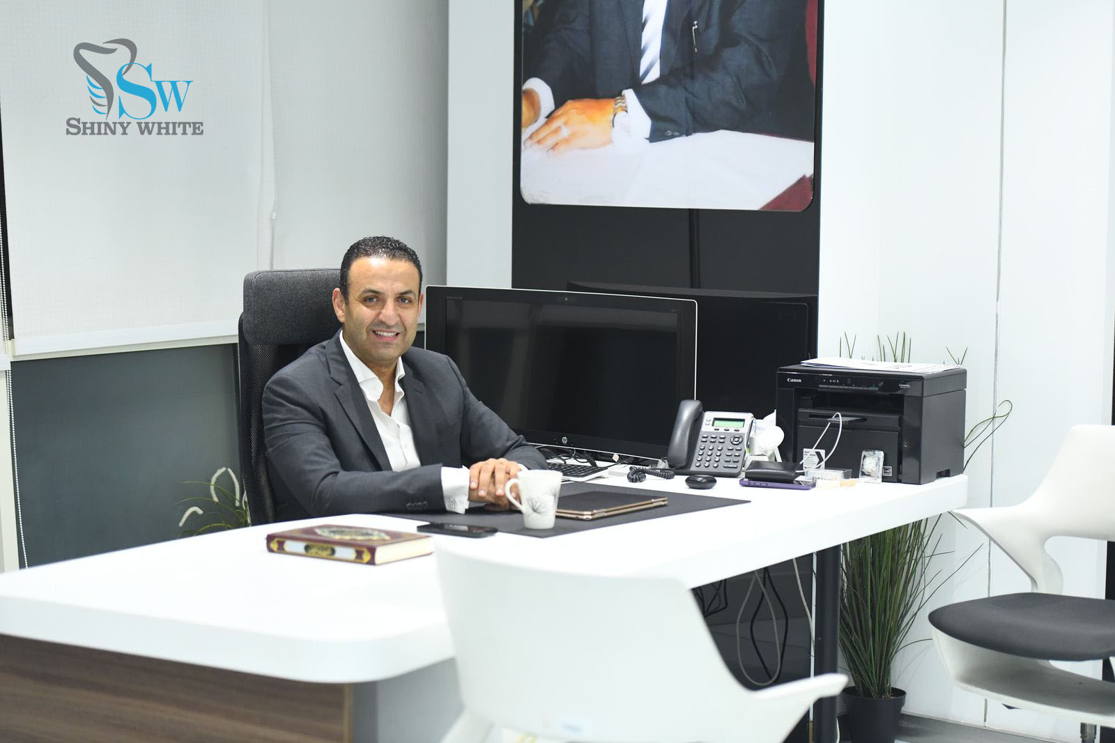 دكتور شادي على حسين المدير التنفيذي لمراكز شايني وايت لتجميل وزراعة الأسنان (2)
