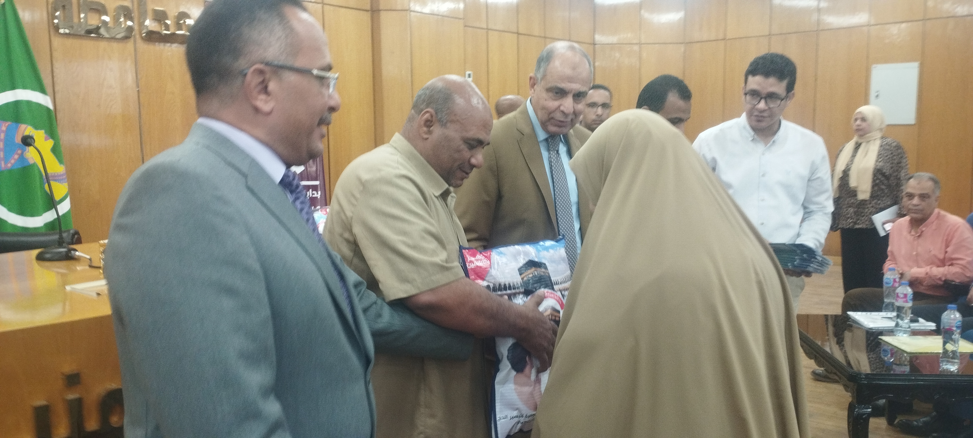تزيع ملابس الاحرام تزيع ملابس الاحرام