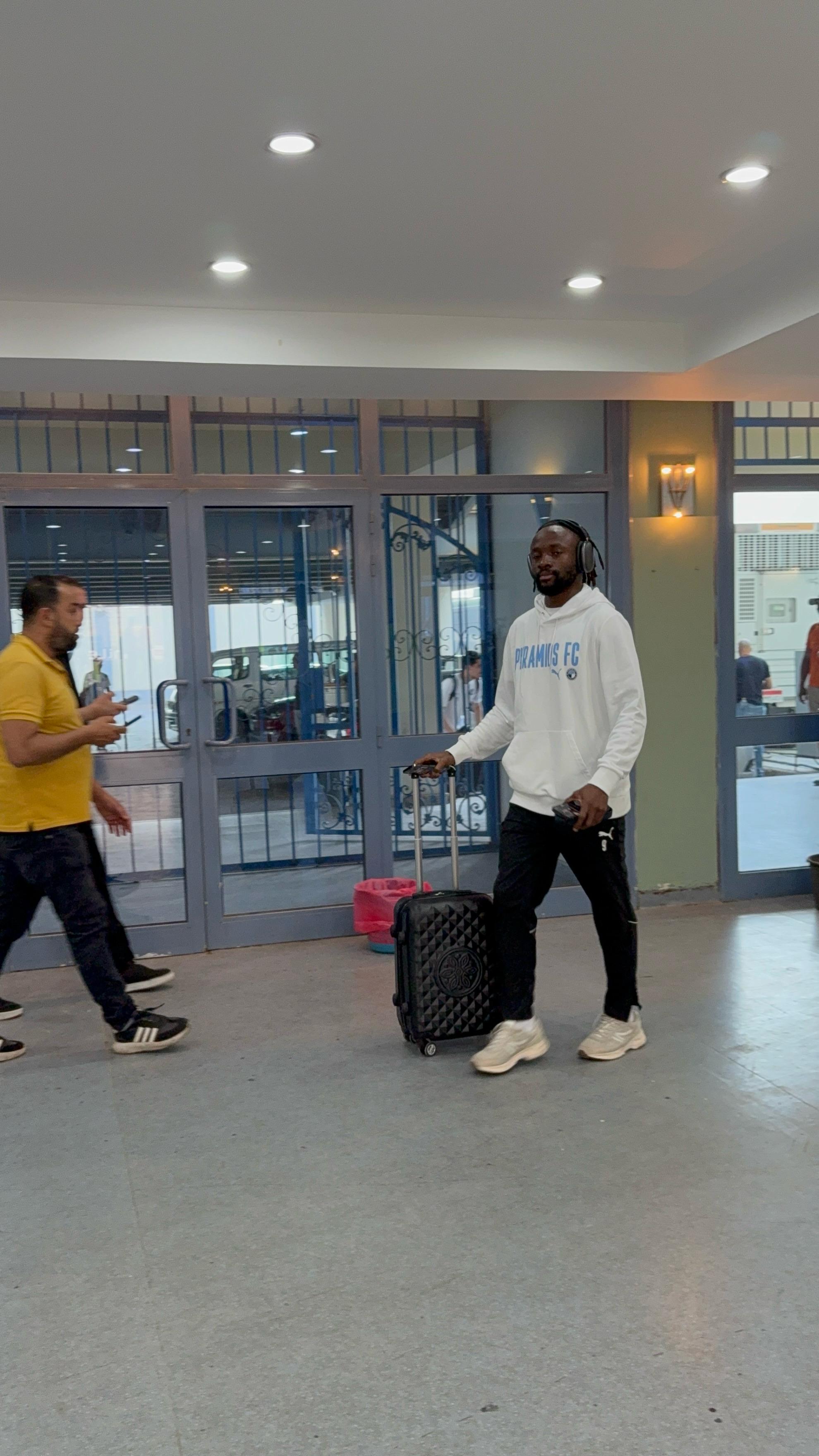 فيستون ماييلى فيستون ماييلى