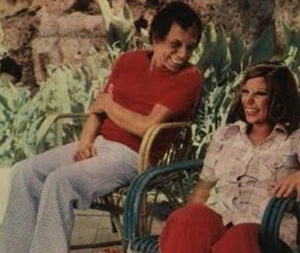 صورة أخرى لعادل إمام مع زوجته صورة أخرى لعادل إمام مع زوجته